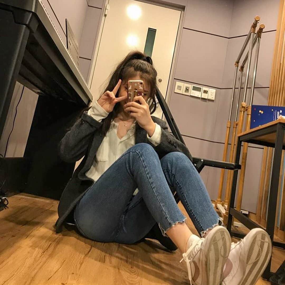 チェリョンのインスタグラム：「i can't stop me ❤️✌️」