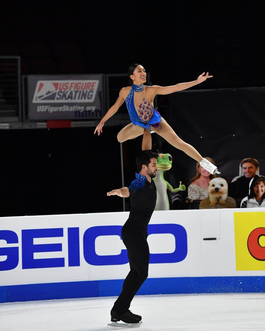 ジェシカ・カラランのインスタグラム：「Thank you everyone for your continued support and encouraging words during an interesting ‘20/‘21 season. 💙💜 We are all so fortunate that @usfigureskating, @unlv & @orleansarena did everything in the power to ensure the health and safety for all athletes, coaches and officials during #SkateAmerica this year 🇺🇸 It sure was great to see all the athletes face to face again ❣️. We hope you all enjoyed and everyone... please protect yourself!! 😷」