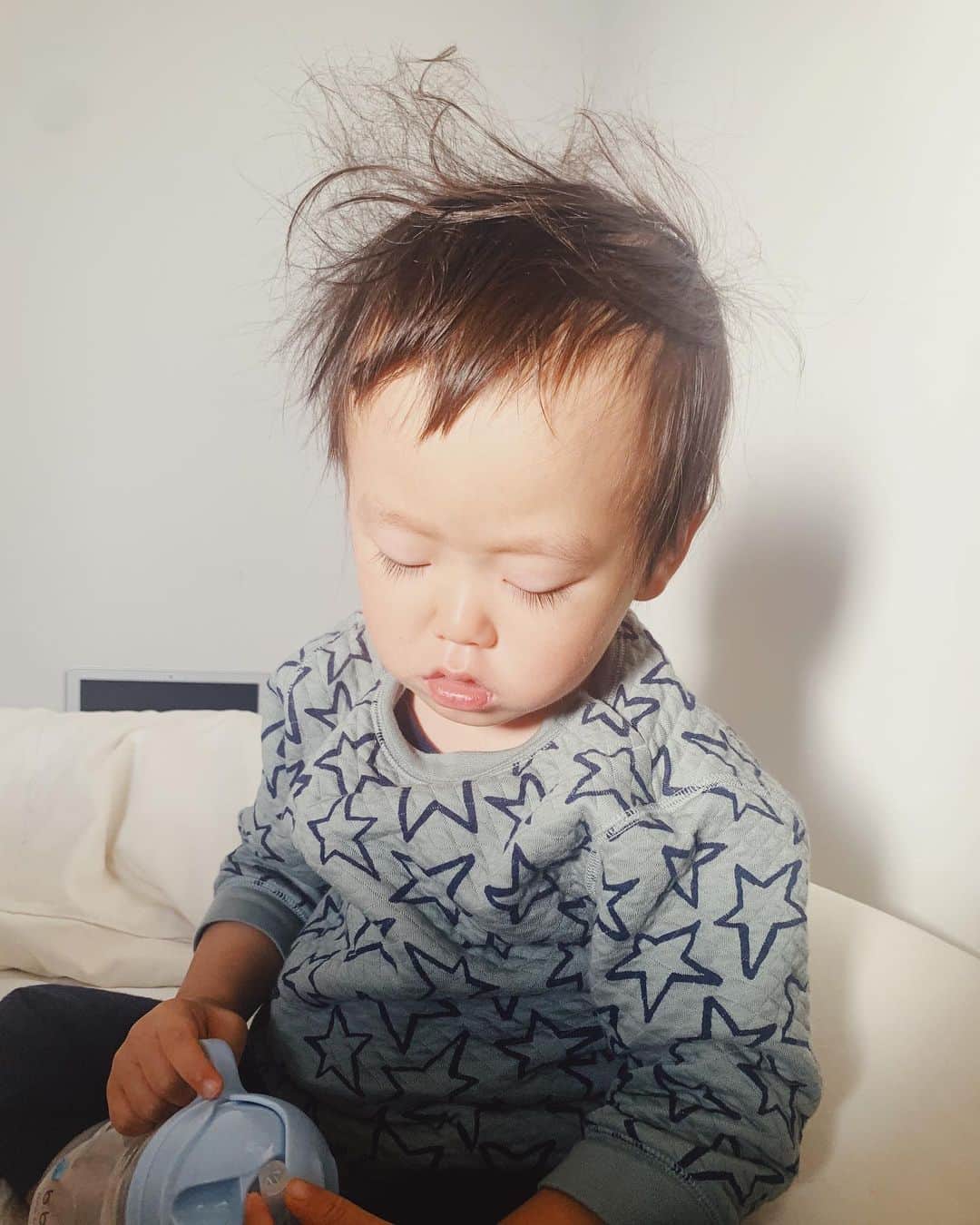 花盛友里さんのインスタグラム写真 - (花盛友里Instagram)「寝癖が可愛すぎるのよ。」10月27日 13時28分 - yurihanamori