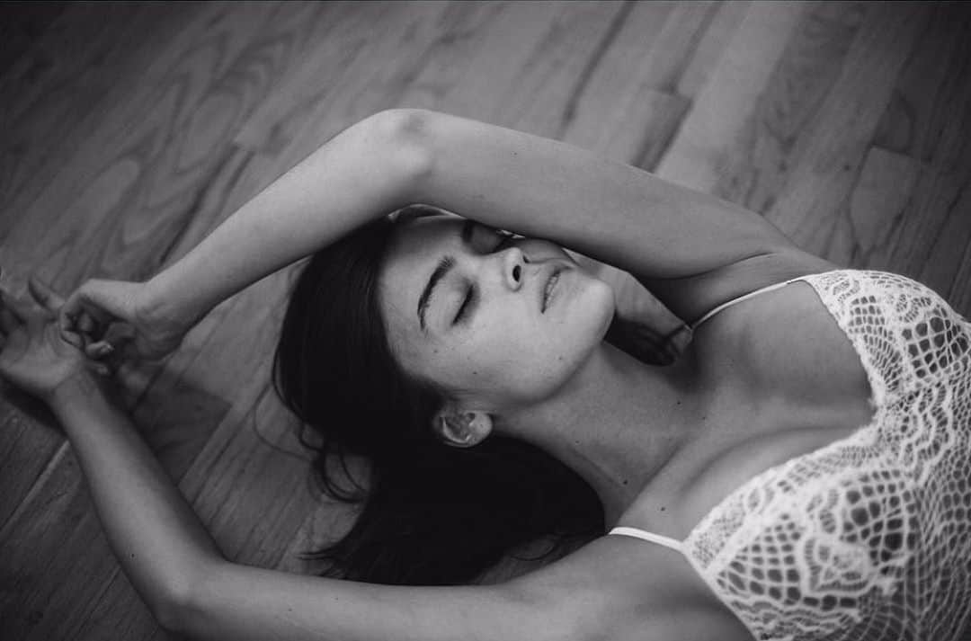 のインスタグラム：「on a monday evening:」