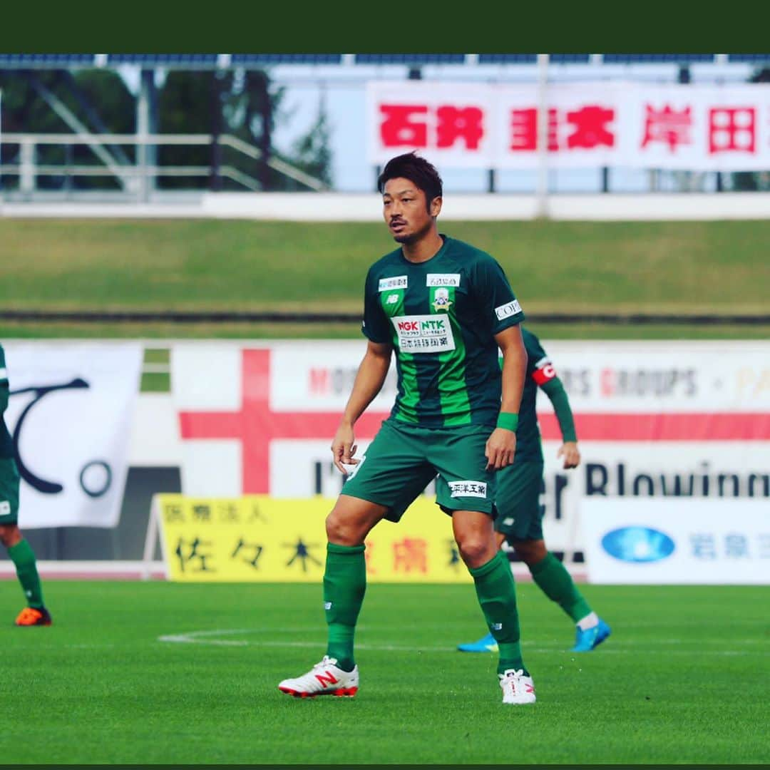 高崎寛之のインスタグラム：「ラストスパート。  #高崎寛之#fc岐阜 #9 #ニューバランス#newbalance #ラストスパート#ありがとう」