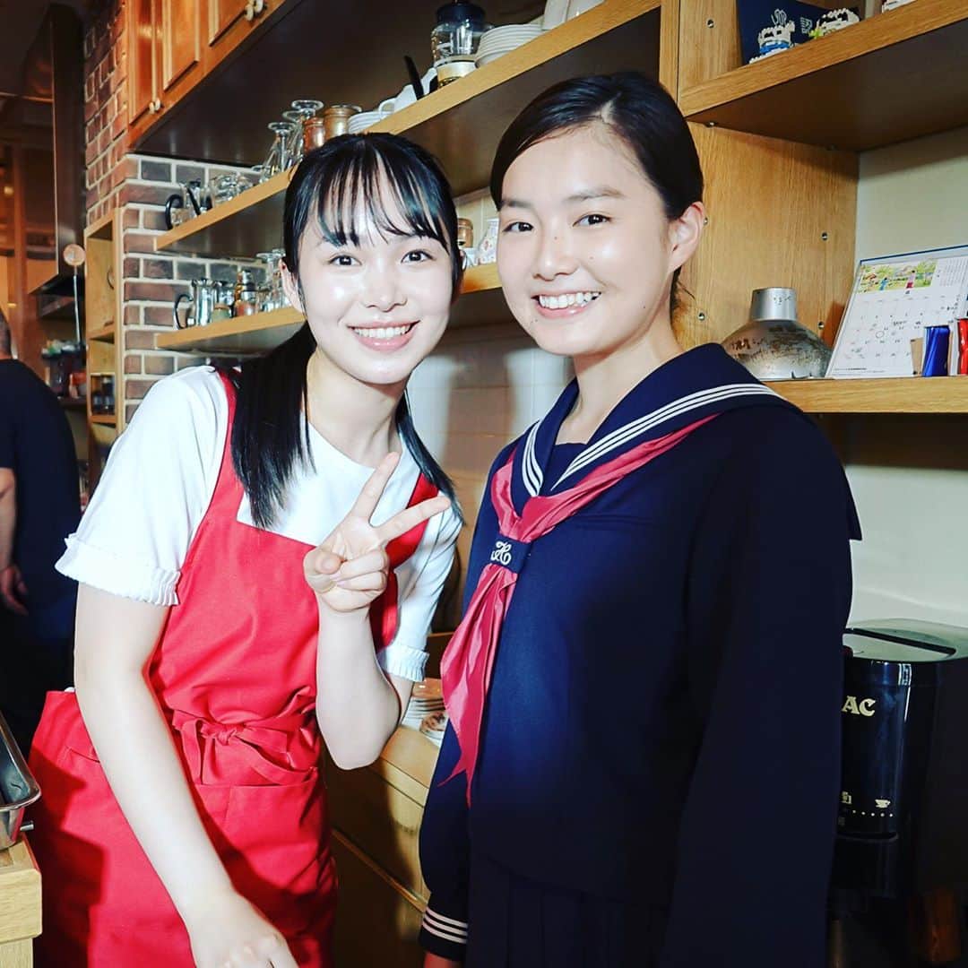 フジテレビ「ドラマ甲子園」さんのインスタグラム写真 - (フジテレビ「ドラマ甲子園」Instagram)「🍃#FOD で配信中✨ 🍃#言の葉 オフショット🍃  カフェの店員役を演じるのは #ミスセブンティーン2018 の #大友樹乃 さん！  同じシーンで共演した #箭内夢菜 さんと📸  #蒔田彩珠 #桜田ひより #宮世琉弥 #泉谷しげる   #ドラマ甲子園  #csフジテレビtwo にて 10/31（土）20時よりオンエア」10月27日 13時56分 - dramakoshien