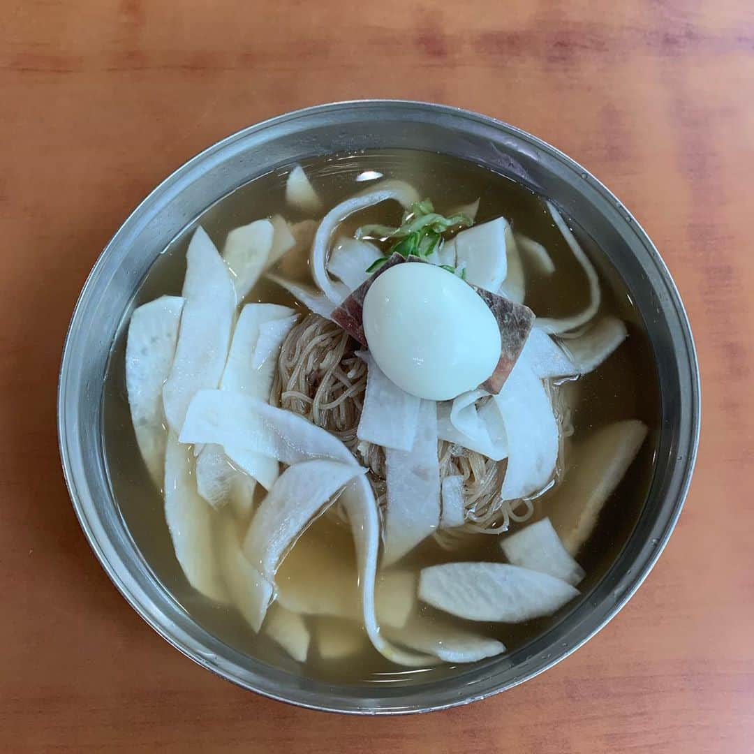 ユン・ジヘのインスタグラム：「단골손님 하기 싫어요. 그냥 일주일에 한번씩만 먹고 갈거에요. #원샷원랭」