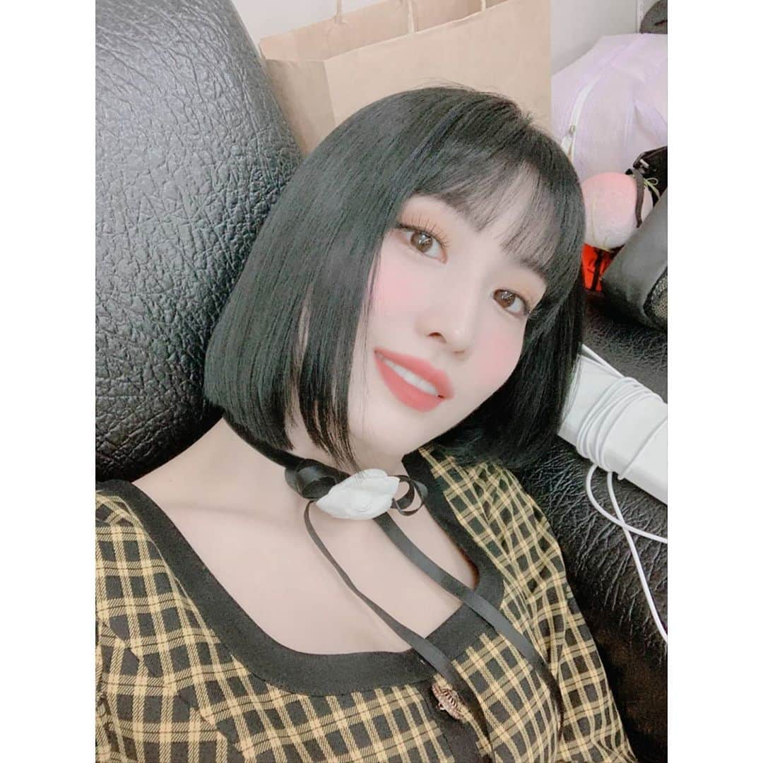 TWICEさんのインスタグラム写真 - (TWICEInstagram)「i can't stop me🍑🧏‍♀️」10月27日 19時30分 - twicetagram