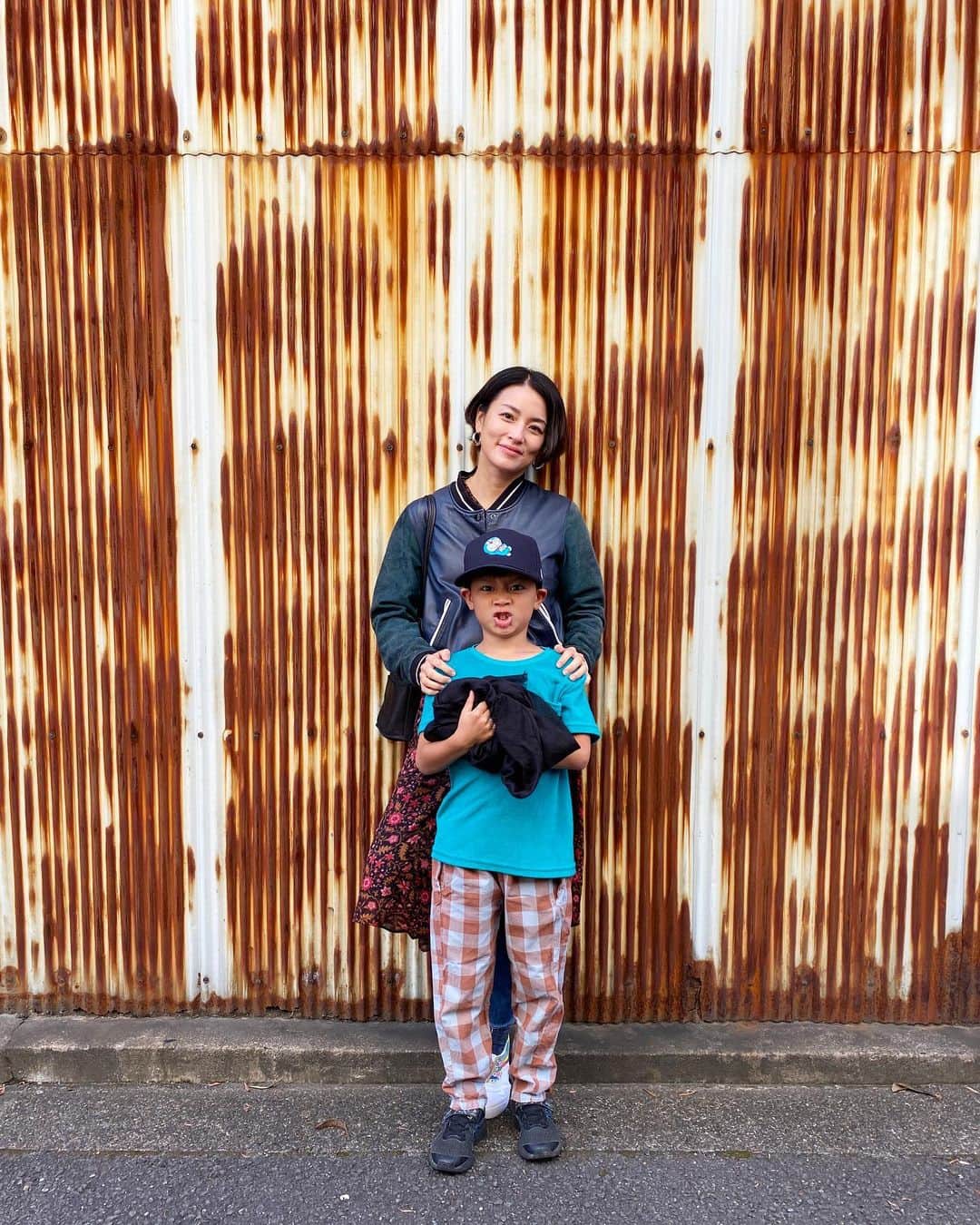 桃生亜希子のインスタグラム：「散歩が楽しい秋の京都。  #街角シリーズだよ #散歩 #kyoto #京都　#fun #travel」
