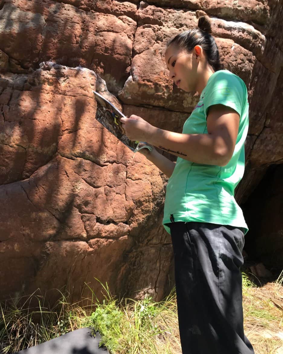 のインスタグラム：「元気になって退院してくれたらいいな。・ ・ 世界で一番大切な人💕 To the best mother in the whole wide world🌍❤️ I love you so much😘・ ・ 神様にFack You・ ・ #climbing #climb #rock #rockclimbing #sportclimbing #climblikeagirl #shortpersonbeta  #training #bouldering #outdoor #climber #sports #athlete #クライミング #ボルダリング #クライミング女子 #登山」
