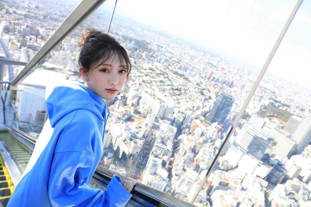 神尾美月さんのインスタグラム写真 - (神尾美月Instagram)「屋上にいくエスカレーターも透明だった🥺  ㅤㅤㅤㅤㅤㅤㅤㅤㅤㅤㅤㅤㅤ #渋谷スカイ#shibuya」10月27日 14時02分 - mizuki_c0515