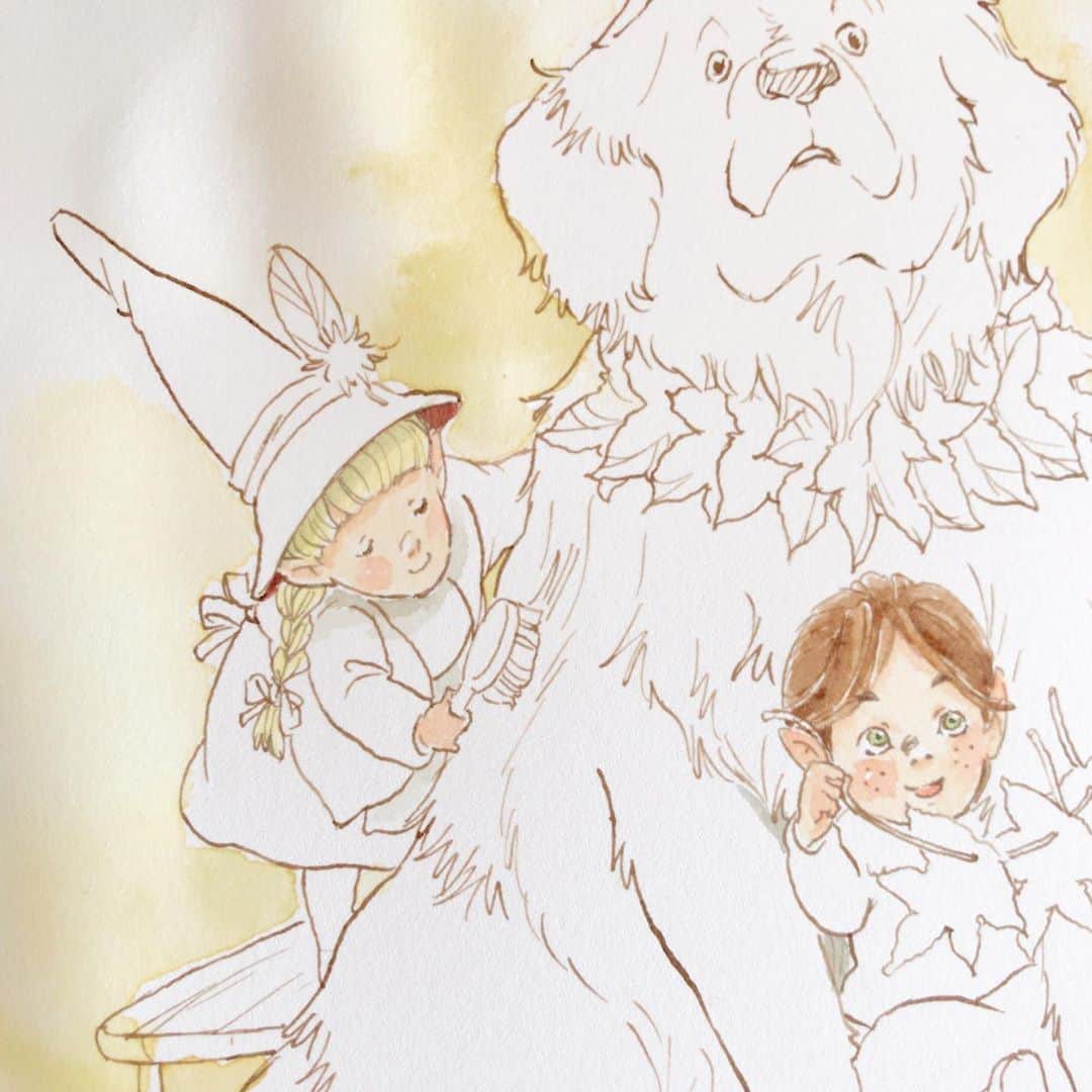 イラストレーター山崎牧子のインスタグラム：「カレンダー制作 @n_harmony1128 さんの 世界を絵にしていける幸せ… ワンちゃんたちを描くように なって、気付けば道端で出会う 散歩中のワンちゃんたちを かわいくて、微笑ましくて 目で追ってしまう自分がいます。 #2021年カレンダー#グレートピレニーズ#犬#庭#手仕事#トムテ#いなとめまきこ#水彩画#イラスト#イラストレーター#artwork#tomten#dog#painting#illustrator#illustration」
