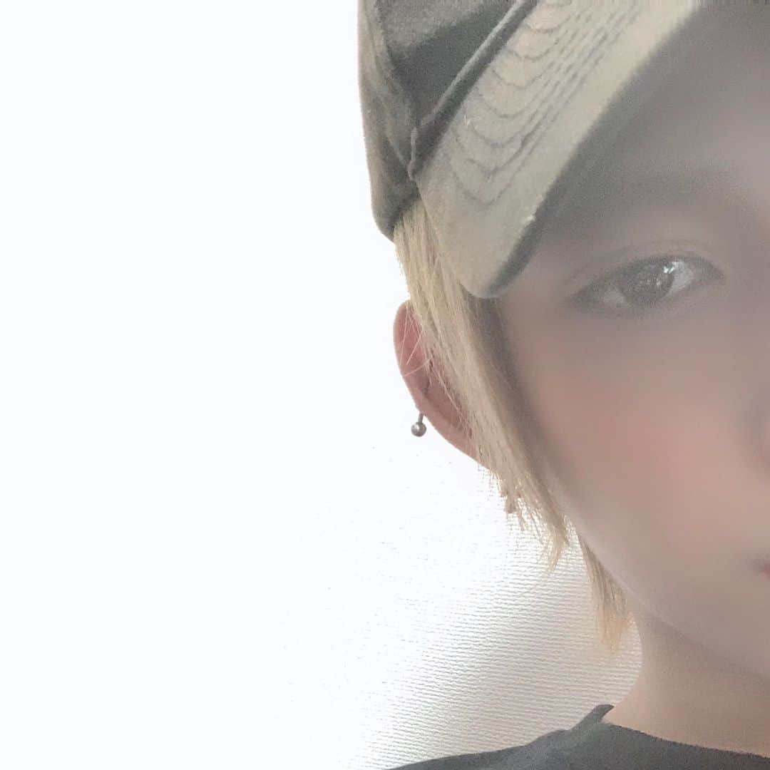 ゆうじのインスタグラム：「いつまでも子供じゃ居られないんですよ🐶」