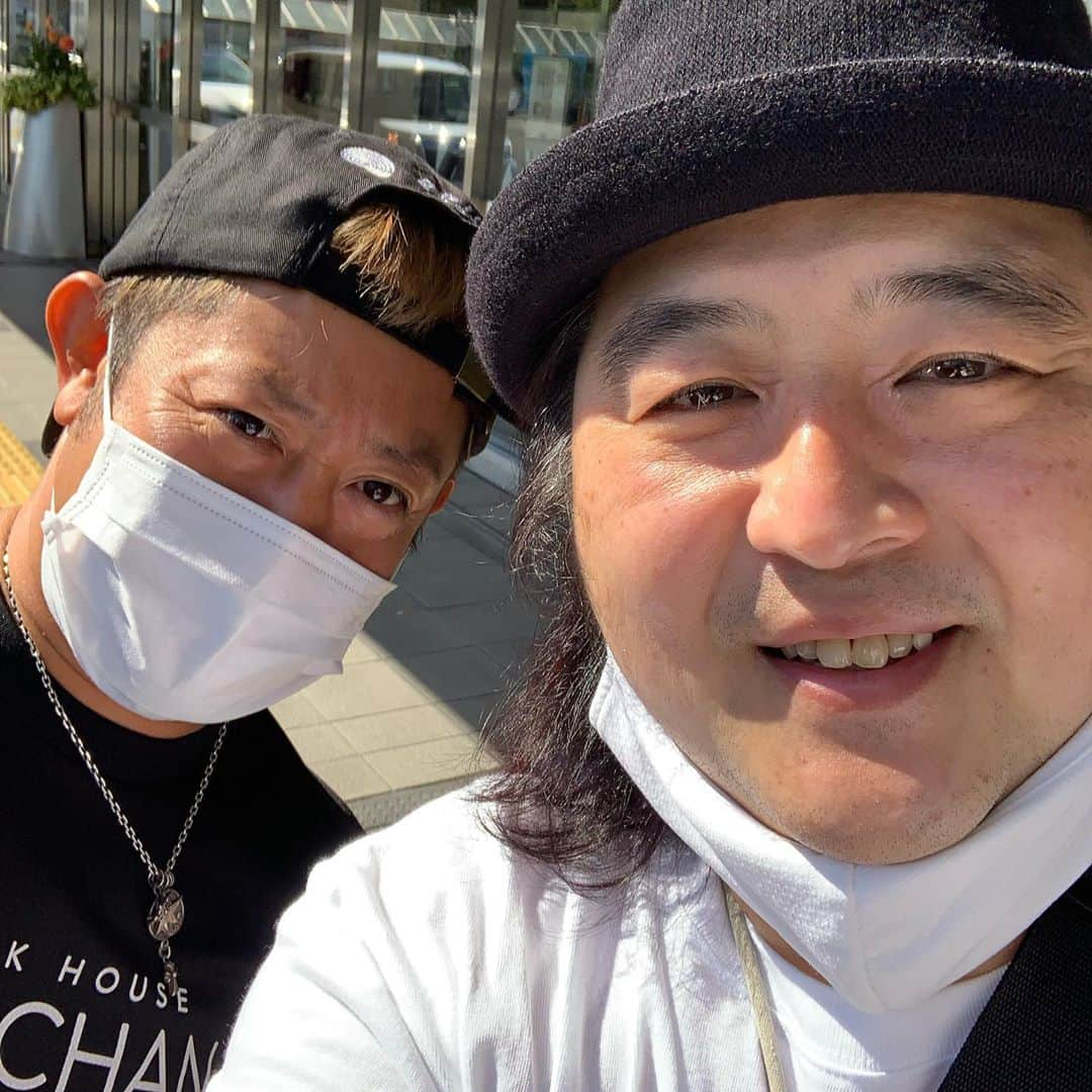 長州小力さんのインスタグラム写真 - (長州小力Instagram)「Instagramで知り合った方に呼んで貰い神戸へ。KITANO CHANNELというトークライブに出演しました。楽しかったなぁ✨帰りに三宮のステーキ屋ケンちゃんへ😊  ＃長州小力#お笑い芸人#西口プロレス#ものまね#長州力#神戸市#KITANO CHANNEL#トークライブ#三宮#ステーキ屋ケンちゃん#三宮センタープラザB1#おいしかった#goto」10月27日 15時17分 - koriking1972