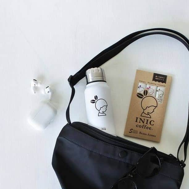 INIC coffeeさんのインスタグラム写真 - (INIC coffeeInstagram)「小さいBag派にオススメのTake Me Thermo Bottleのミニサイズ。スリムでコンパクトなので、ちょっとしたお出かけにも便利◎サイズは小さいけれど、機能はしっかり！２重構造で優れた保温・保冷機能を備え、温かさ・冷たさをそのまま長時間にわたりキープしてくれますよ♩とっても人気の商品ですが、ただいま全色再入荷しています！  #コーヒーのある暮らし #☕️ #コーヒー #coffee #coffeetime #コーヒーが好き #コーヒーブレイク #コーヒー☕️ #コーヒーのある生活 #コーヒー時間 #サーモボトル #thermobottle #INICcoffee #イニックコーヒー #保温保冷ボトル」10月27日 16時30分 - iniccoffee