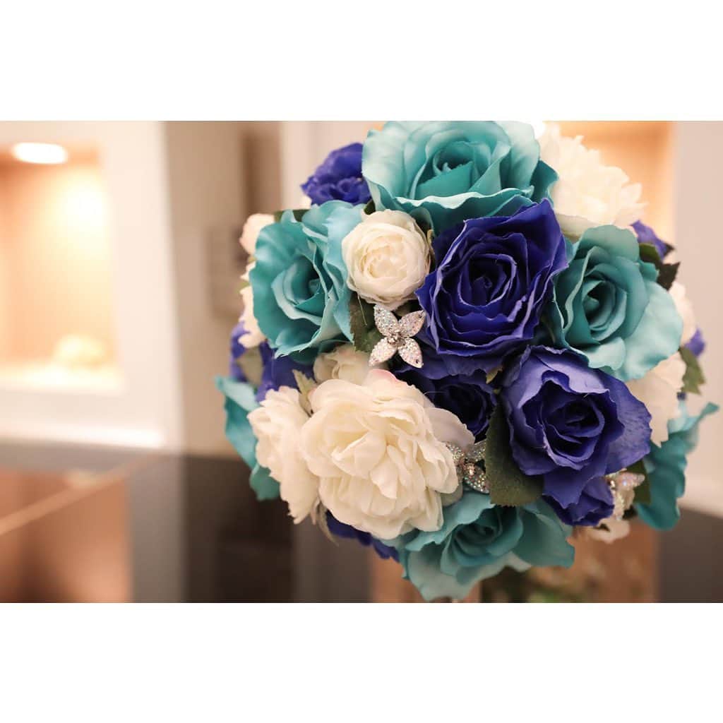 楽婚【公式】Instagramさんのインスタグラム写真 - (楽婚【公式】InstagramInstagram)「. ♡ブルーのさわやかコーディネート  すっきりさわやかなブルーのドレス！ ボリュームのあるデザインやフリルやフラワーモチーフで かわいらしさをプラスして＊。+  @rakukon をフォローして 『#楽婚』をつけて、 お写真の投稿大歓迎♡ 公式IGでリグラムされるかも！？  Webでご予約はTOPのURLより♡ ⇒@rakukon . #楽婚 #rakukon #ベストアニバーサリー #ベストブライダル #wedding #ウェディング #フォトウェディング #プレ花嫁 #卒花 #日本中のプレ花嫁さんと繋がりたい #プラコレ #marryxoxo #ウエディングニュース #花嫁 #卒花嫁 #2020年夏婚 2020年秋婚 #2020年冬婚 #2021年春婚 #2021年夏婚 #式場探し#ナチュラルウェディング #結婚式準備 #weddingdress #Weddingphoto #ウェディングドレス #披露宴演出 #ブーケ #テーブルコーディネート #フォトウェディング #ブルーコーデ#お色直し」10月27日 17時02分 - rakukon