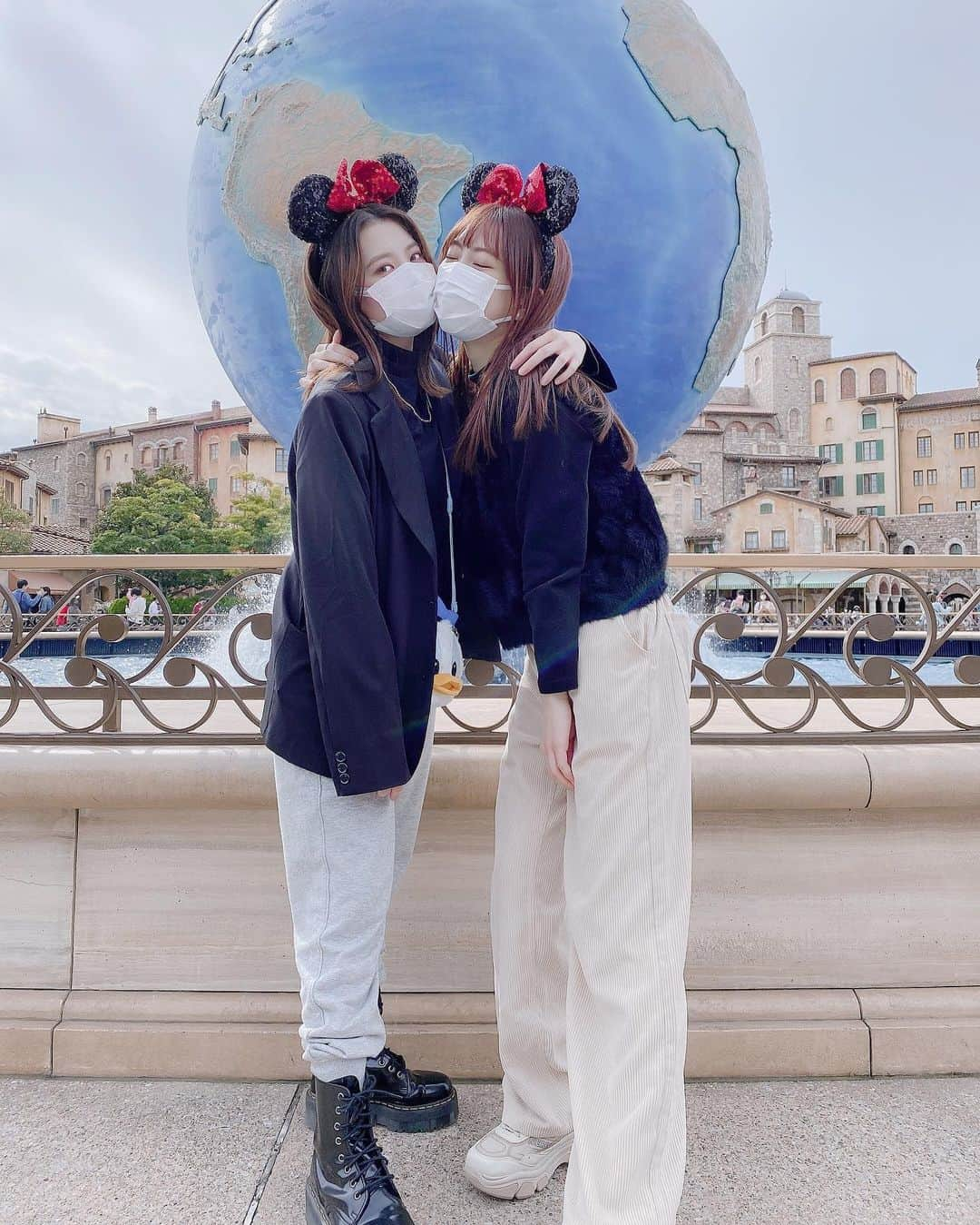 木本花音さんのインスタグラム写真 - (木本花音Instagram)「Disney memory💫﻿ ﻿ Seaにも🌊﻿ くまと行ってきました!!﻿ ﻿ エントリー受付は﻿ まさかのミッキーとのグリ当選!﻿ ﻿ アンバサダーにお泊りして﻿ ﻿ こちらも最高の日でした❤️👏🏻  #disney #disneysea #tokyodisneysea #tokyodisneyresort #ディズニー　#ディズニーシー #ディズニーコーデ #ミニーカチューシャ #アンバサダー #ミッキー #グリーティング #디즈니 #디즈니씨」10月27日 17時20分 - nonnonkanon9811