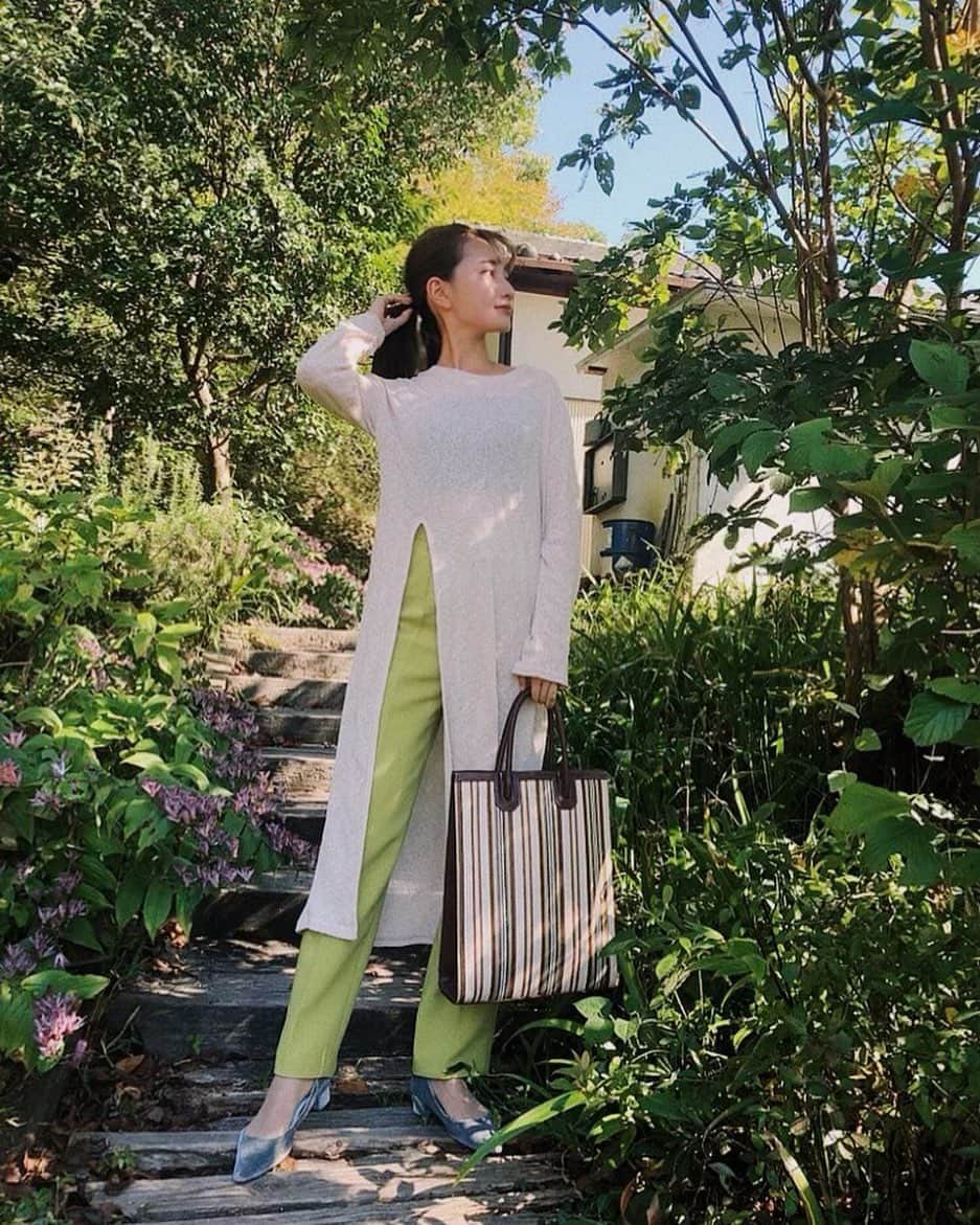 七原月乃のインスタグラム：「🌳 ・ ・ ・ アクセサリーつけ忘れた日」