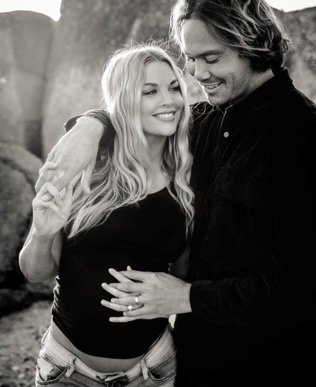 ジョーディ・スミスさんのインスタグラム写真 - (ジョーディ・スミスInstagram)「Happy birthday to my beautiful wife and soon to be baby mama @lyndall_m_smith love you 📷 @nickystowephotography」10月27日 17時13分 - jordysmith88