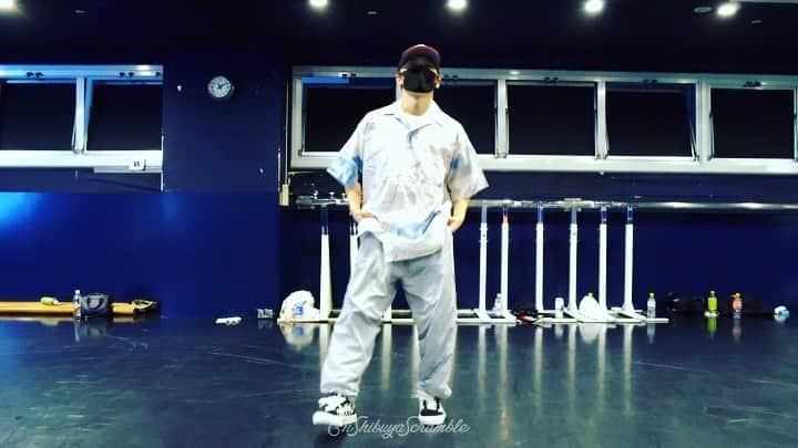Show-heyのインスタグラム：「Claaaaaaaaaass🌤☕️ ————— 🎙 @hirai_dai_official  🎶 Holiday  📍 @endancestudio scramble ———————————  この曲気持ちが良すぎる。 緩く、緩く、緩く力を抜いて 気持ちよ〜く踊る！ Let’s go Lazy」