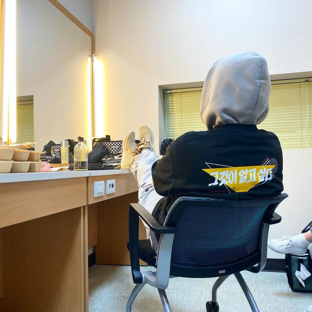 Paloaltoのインスタグラム：「쇼미 촬영장에서 그알티 입고 미션클리어 했습니다😀 하지만 방송되려면 좀 기다리셔야할듯!」