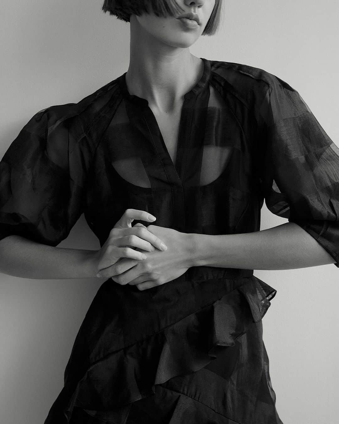 レベッカテイラーのインスタグラム：「Through The Lens: A lesson in black from photographer @alicefisherphoto  Shot in London, featuring @benediktebee」