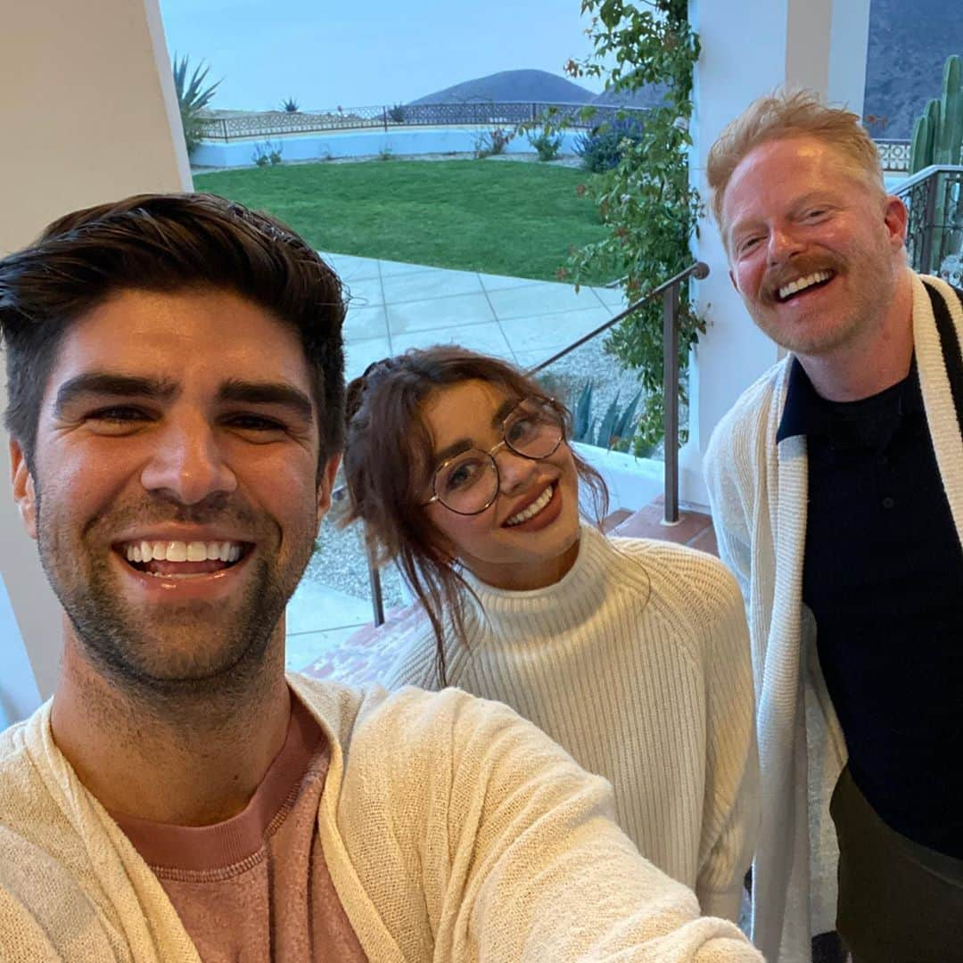 ジェシー・タイラー・ファーガソンさんのインスタグラム写真 - (ジェシー・タイラー・ファーガソンInstagram)「snuck away with the family for our first vacation for 3! @justinmikita planned a gorgeous 45th bday week in Malibu with delicious food, some cocktails, and surprise socially distant visits ❤️ thanks for all the bday love. Now go vote! Go phone bank! 7 days.」10月28日 3時12分 - jessetyler