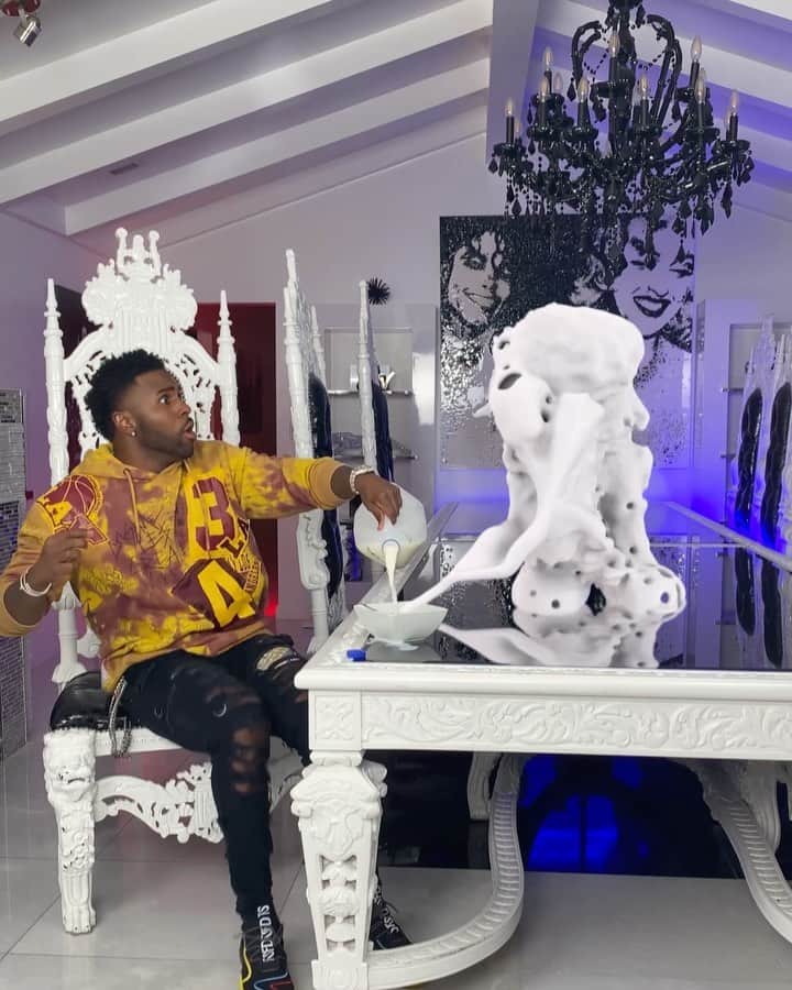 ジェイソン・デルーロのインスタグラム：「Y’all ready to dance for a good cause? I have partnered up with @gotmilk to help kids in need get milk! Now it’s your turn — grab a 🥛 and show me what you got with #GotMilkDanceChallenge #Ad」