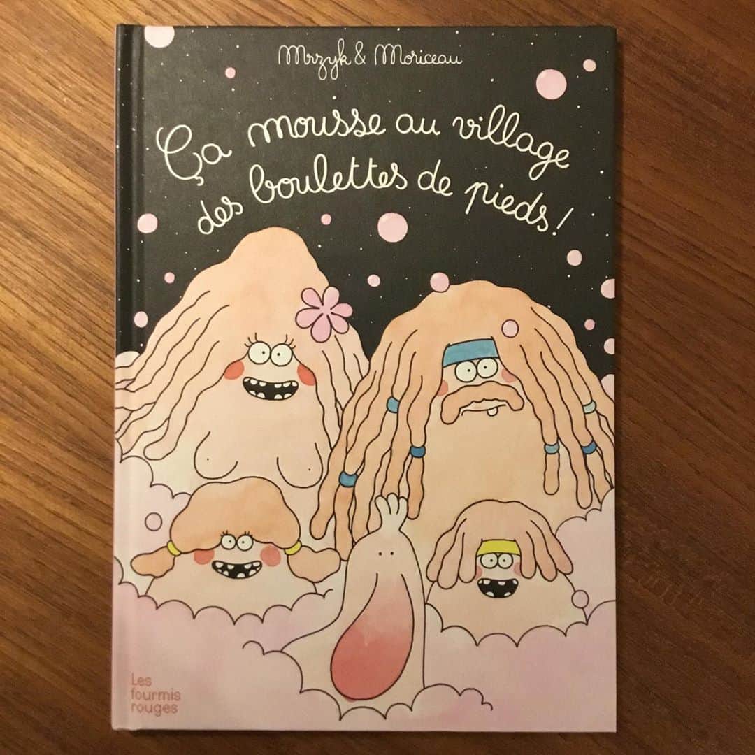 Mrzyk & Moriceauさんのインスタグラム写真 - (Mrzyk & MoriceauInstagram)「Soon! It’s foaming in toe jam village!🎹🍀🎷🦶🏼🧼✨🌈👉🏼@loulou_boulette 👃🏼@lesfourmisrouges 🦞」10月28日 3時13分 - mrzyk_moriceau
