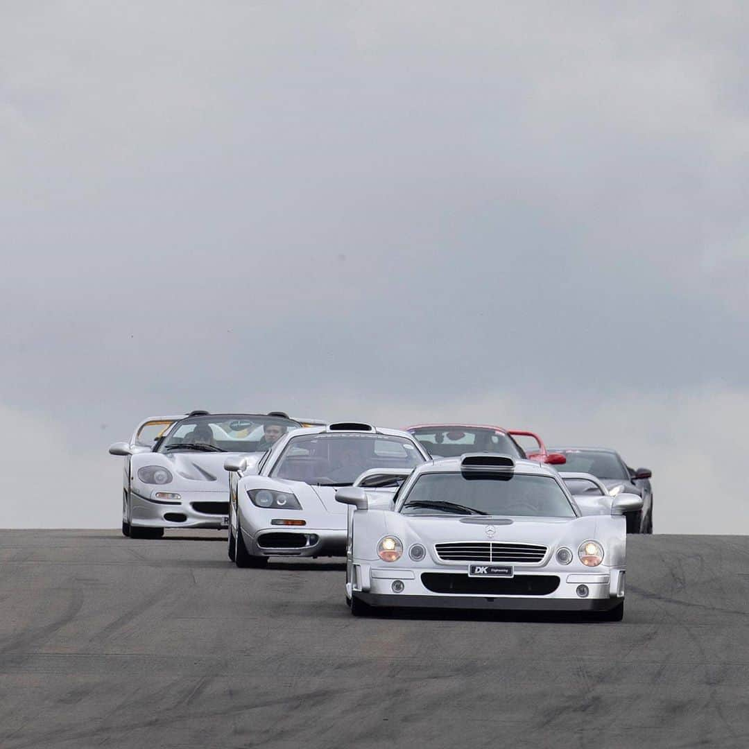 Kik:SoLeimanRTさんのインスタグラム写真 - (Kik:SoLeimanRTInstagram)「@supercardriver  Can’t get over this combo 🤯 #CLKGTR #F1 or #F50 ??? @dkengineering @michelin #SecretMeet #SupercarDriver」10月28日 3時32分 - carinstagram