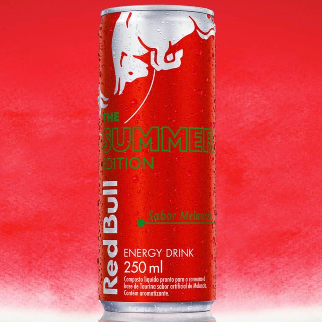 アドリアーノ・デ・ソウザのインスタグラム：「Chegou o @redbullbr summer edition sabor de melância, ele vai dar mais sabor no seu verão 😍🍉🍉🍉🍉🍉🍉」