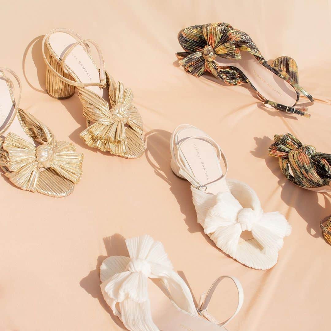 レフラーランドールのインスタグラム：「Pleats, always 💖」