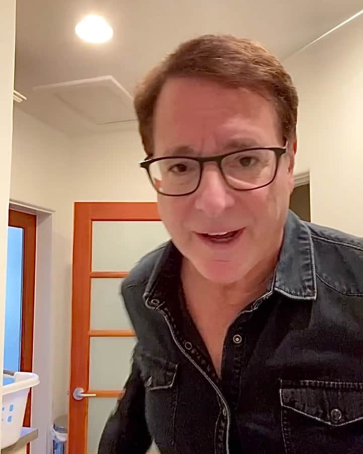 のインスタグラム：「Kids, it’s just a lip sync attempt. I know it ain’t the lyrics,  but it’s the “clean” version. Whew, glad I got that controversy over with. #wap」