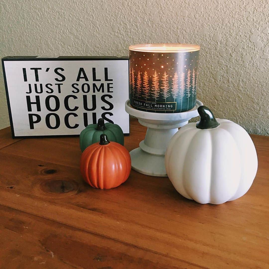 Bath & Body Worksさんのインスタグラム写真 - (Bath & Body WorksInstagram)「Fall Candles + Scary Movies ... 🖤 🧡below if you agree there is no combo more spook-tacular than this!」10月28日 4時03分 - bathandbodyworks