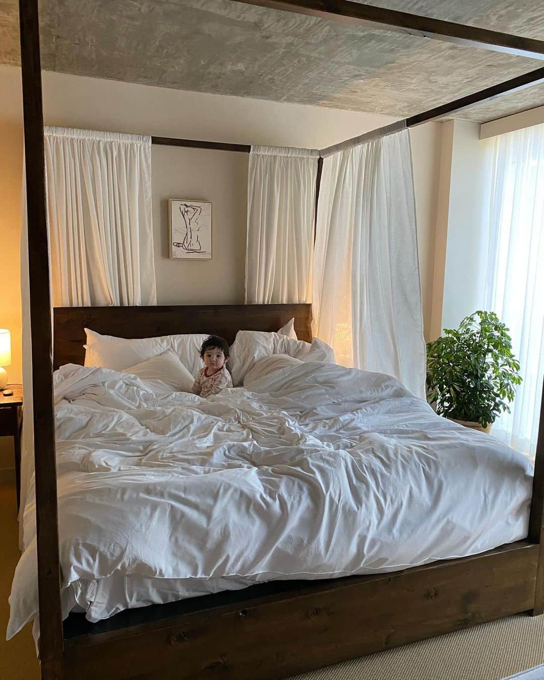 cassieのインスタグラム：「The morning after girls night 😊」