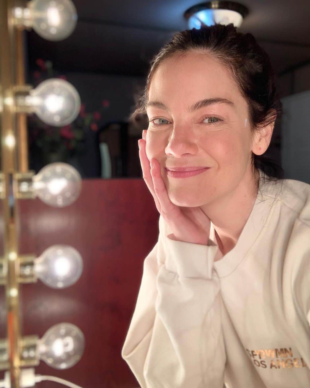 ミシェル・モナハンさんのインスタグラム写真 - (ミシェル・モナハンInstagram)「These are the many faces of a girl who just wrapped a Covid-free movie. The feelings are real folks. 💓  I know our industry is not deemed "essential workers", nor should it be. We do not hold value and heroism in the same way our healthcare and emergency workers do. They are the brave ones who endure. But I can tell you, the folks that I just had the privilege of working with, were essential to me. And I, was essential to them. I’m completely inspired by the ingenuity and compassion that a collective effort illicits. I’m so proud of this film and everyone in it, around it, who masked up, double-masked, doubled-down in a bubble, tested and tried with all their might not to hug and high five (me 🙋🏻‍♀️). Winnipeg, the best of the best, you know who you are, thank you. 🥰  And now, I’m headed home to tackle my hero of a family whom I haven’t seen in nine weeks and then, I’m gonna check that ballot like a MOTHER!💥 #wearamask #collectiveeffort #vote #youareessential ❤️@bloodthemovie🩸」10月28日 4時27分 - michellemonaghan