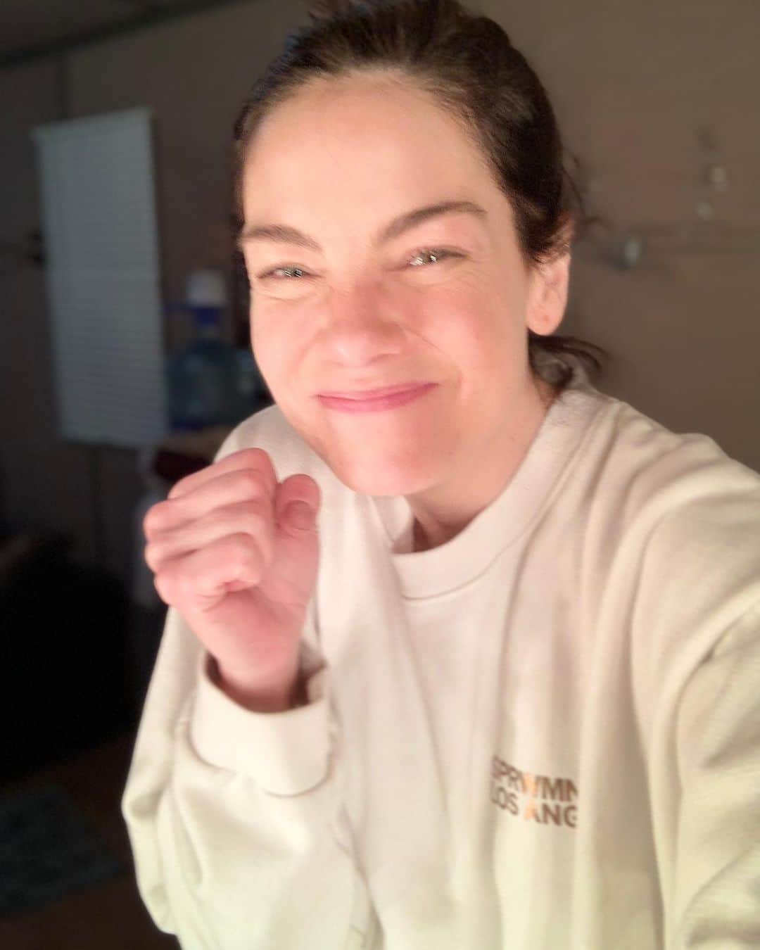 ミシェル・モナハンさんのインスタグラム写真 - (ミシェル・モナハンInstagram)「These are the many faces of a girl who just wrapped a Covid-free movie. The feelings are real folks. 💓  I know our industry is not deemed "essential workers", nor should it be. We do not hold value and heroism in the same way our healthcare and emergency workers do. They are the brave ones who endure. But I can tell you, the folks that I just had the privilege of working with, were essential to me. And I, was essential to them. I’m completely inspired by the ingenuity and compassion that a collective effort illicits. I’m so proud of this film and everyone in it, around it, who masked up, double-masked, doubled-down in a bubble, tested and tried with all their might not to hug and high five (me 🙋🏻‍♀️). Winnipeg, the best of the best, you know who you are, thank you. 🥰  And now, I’m headed home to tackle my hero of a family whom I haven’t seen in nine weeks and then, I’m gonna check that ballot like a MOTHER!💥 #wearamask #collectiveeffort #vote #youareessential ❤️@bloodthemovie🩸」10月28日 4時27分 - michellemonaghan
