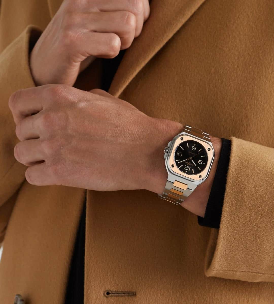 MR PORTERのインスタグラム：「Starting with the instrument-inspired BR01, via the smaller case and greater variety of the BR03, the @Bellrosswatches BR05 is what you get when you strip away the military associations and tool-watch sturdiness and leave just the bare bones of a design language. From there, Bell & Ross adds layers back in – a 1970s-style bracelet shape, and a nod to the 1980s with the addition of rose gold across the centre links, bezel and dial details. The end result is something quite unlike anything from the last 28 years of the brand’s watchmaking, but recognisably a Bell & Ross all the same. Hit the link in our bio to find out more. #MRPORTERwatches」