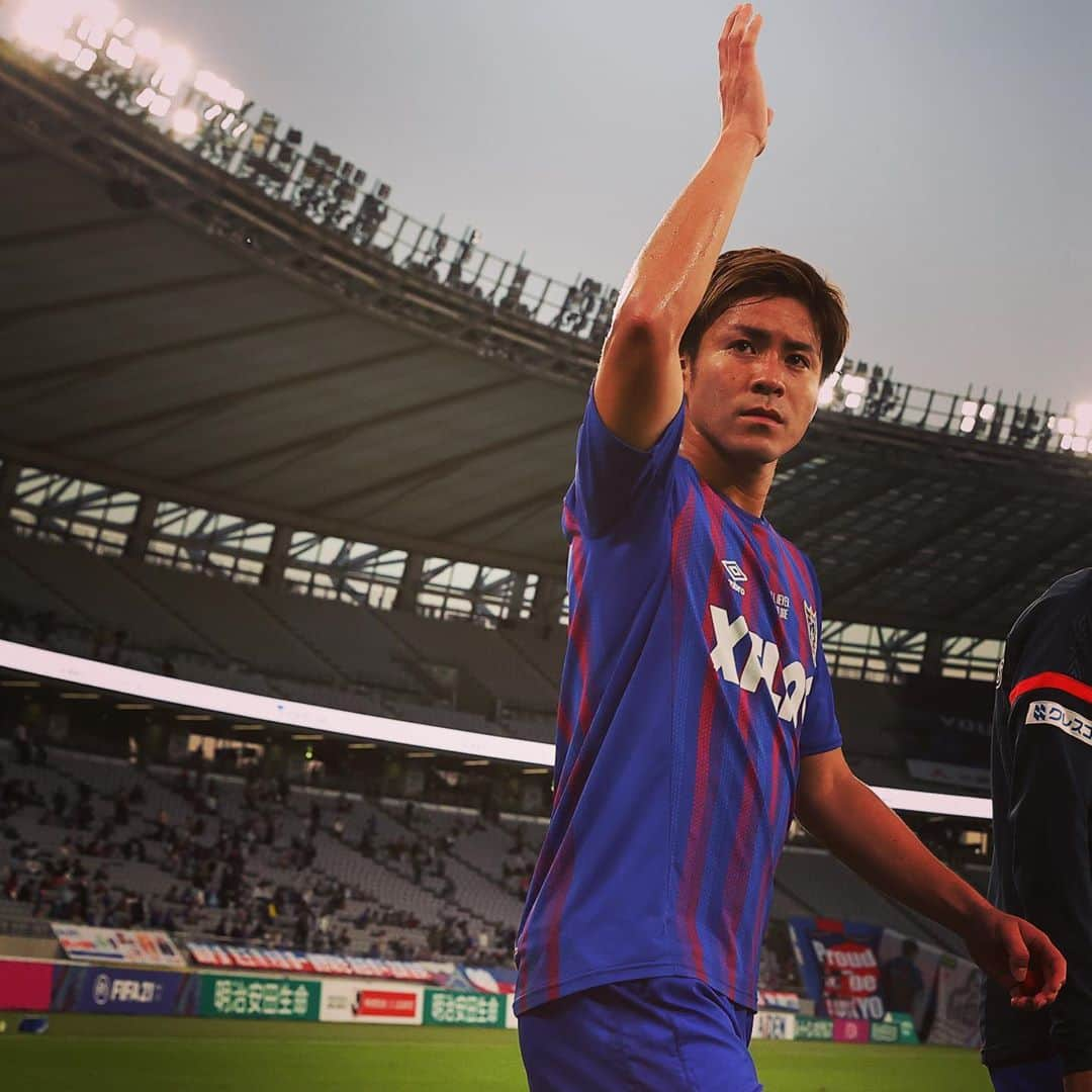 FC東京オフィシャルグッズさんのインスタグラム写真 - (FC東京オフィシャルグッズInstagram)「🔵🔴 ホームでの借りはホームで返す。 ただただ勝利をめざして明日も全力で。 明日もともに戦ってください。 @fctokyoofficial  #FC東京 #STAYWITHTOKYO #fctokyo #tokyo」10月27日 19時35分 - fctokyoofficial