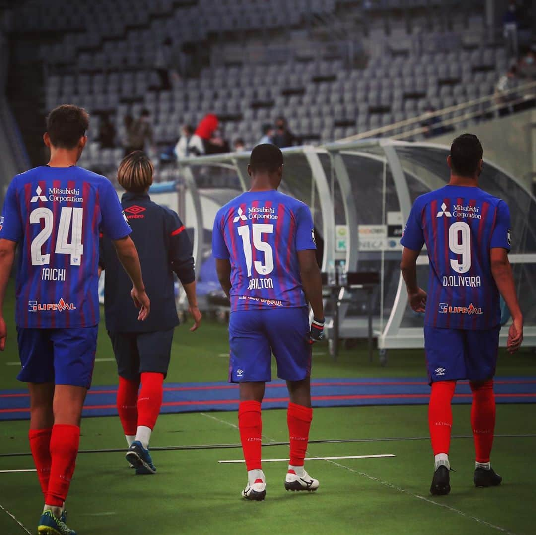 FC東京オフィシャルグッズさんのインスタグラム写真 - (FC東京オフィシャルグッズInstagram)「🔵🔴 ホームでの借りはホームで返す。 ただただ勝利をめざして明日も全力で。 明日もともに戦ってください。 @fctokyoofficial  #FC東京 #STAYWITHTOKYO #fctokyo #tokyo」10月27日 19時35分 - fctokyoofficial