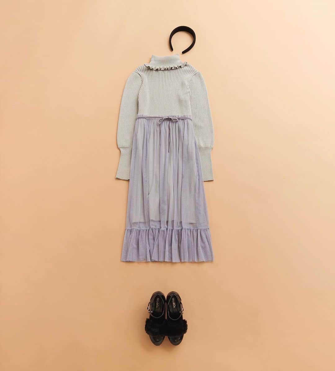 のインスタグラム：「▶︎2020 AW 2nd COLLECTION﻿ ﻿ titty&Co. 冬のコンセプトは﻿ " No more boredom "﻿ ﻿ #チュールレイヤードリブニットワンピース﻿ ¥8,990﻿ BRN/BLK/L.BLU﻿ ﻿ #ポイントファーパンプス﻿ ¥9,800﻿ RED/BLK﻿ ﻿ ﻿ #tittyandco #tittyco #2020 #autumn #winter #nomoreboredom  #aw #fashion  #follow #followme #girly  #ティティーアンドコー #冬 #ニットワンピース #ワンピース #チュール #ニット #パンプス」