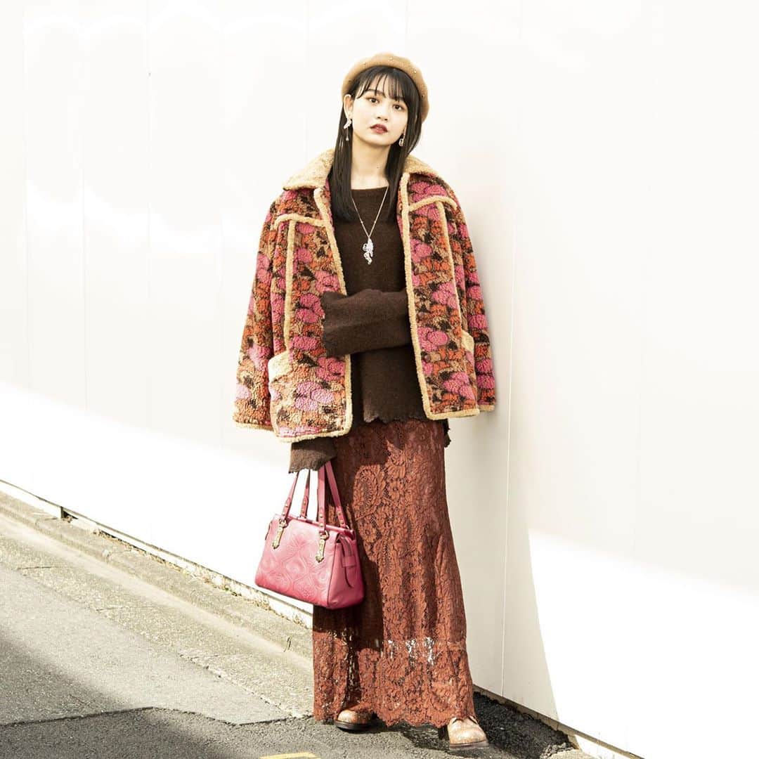 安村真奈のインスタグラム：「﻿ #annasui #アナスイ﻿ @annasui @annasui_japan﻿ ﻿ 別バージョン❕﻿ 綺麗なブラウンとオレンジ🤎﻿ 秋っぽくて素敵でした🍎💫﻿ ﻿ #安村真奈」
