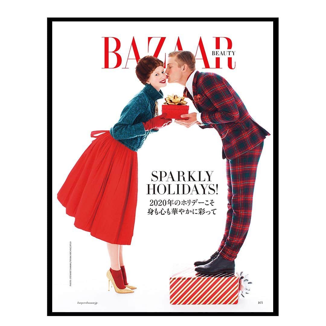Harper's BAZAAR Japanさんのインスタグラム写真 - (Harper's BAZAAR JapanInstagram)「【BAZAAR BEAUTY】2020年のホリデーこそ身も心も華やかに彩って   今季も多彩に登場するホリデーコスメはカラーに着目。  発売中の最新号では、占術家の綺羅ソフィアさんに赤・ゴールド・黒に潜む色のパワーを読み解いていただきました。運を味方につけるホリデーコスメで、2020年を締めくくってみては？  ハーパーズ バザー2020年12月号は絶賛発売中！  #ハーパーズバザー #ビューティ #コスメ #ホリデーコスメ #占術家 #レッドカラー #ゴールド #美容 #最新号 #最新号紹介 #ファッション誌 #発売中 #harpersbazaar #harpersbazaarjapan #beauty #cosmetics #holiday #red #gold #decemberissue #fashionmagazine #nowonsale」10月27日 20時19分 - harpersbazaarjapan