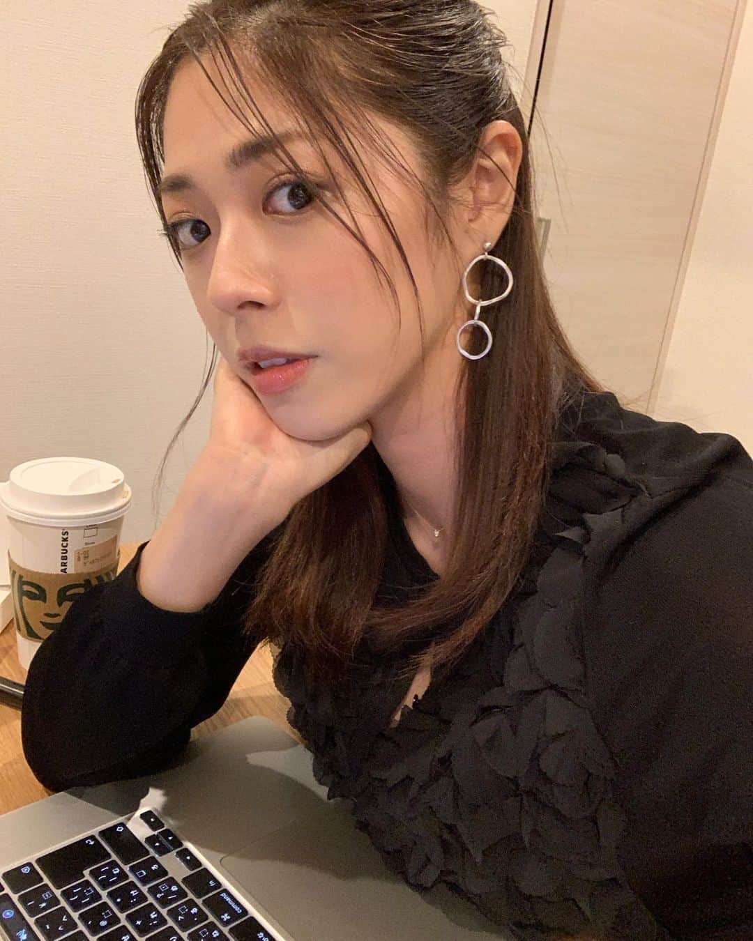 わちみなみのインスタグラム：「今日は﻿ youtube動画アップしました❣️﻿ 簡単なご飯動画なんですけど、みてね。﻿ ﻿ 1週間以内にもう一本あげるの目標にします☺︎﻿ ﻿ あとYouTubeライブもさっきしました😂﻿ みにきてくれた方、ありがとう♡﻿ コメントめちゃ多くて、たのしかった🌟✨﻿ ﻿ ﻿ #YouTube」