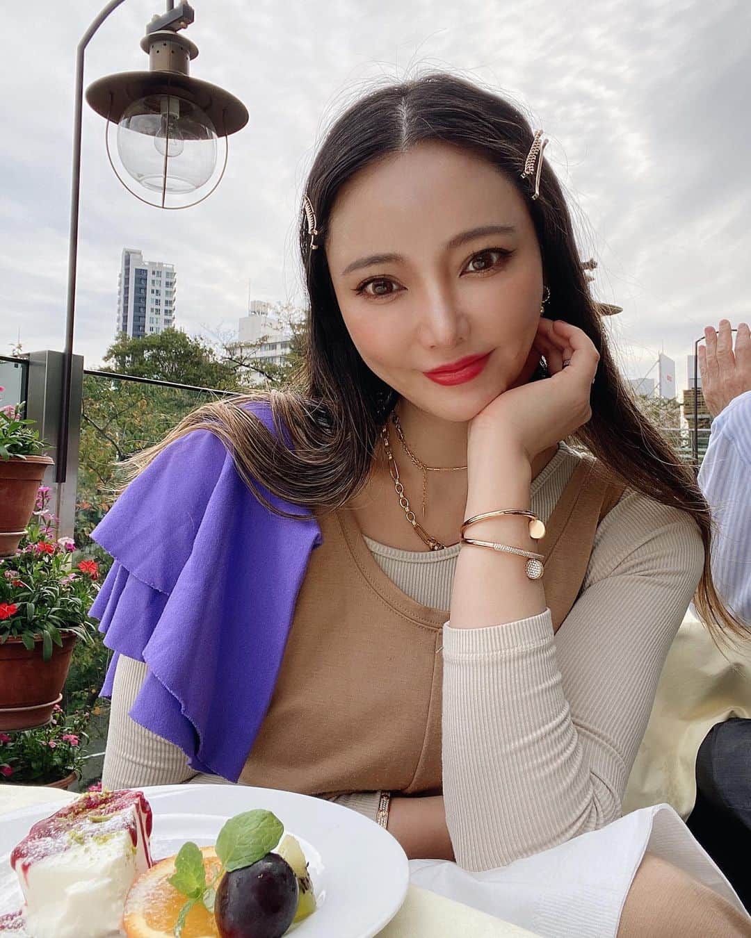 クリスティン・ウェイのインスタグラム：「Lunch meeting #brunch #meeting #businessmood #christinewei #cwlife #クリスティンウェイ」