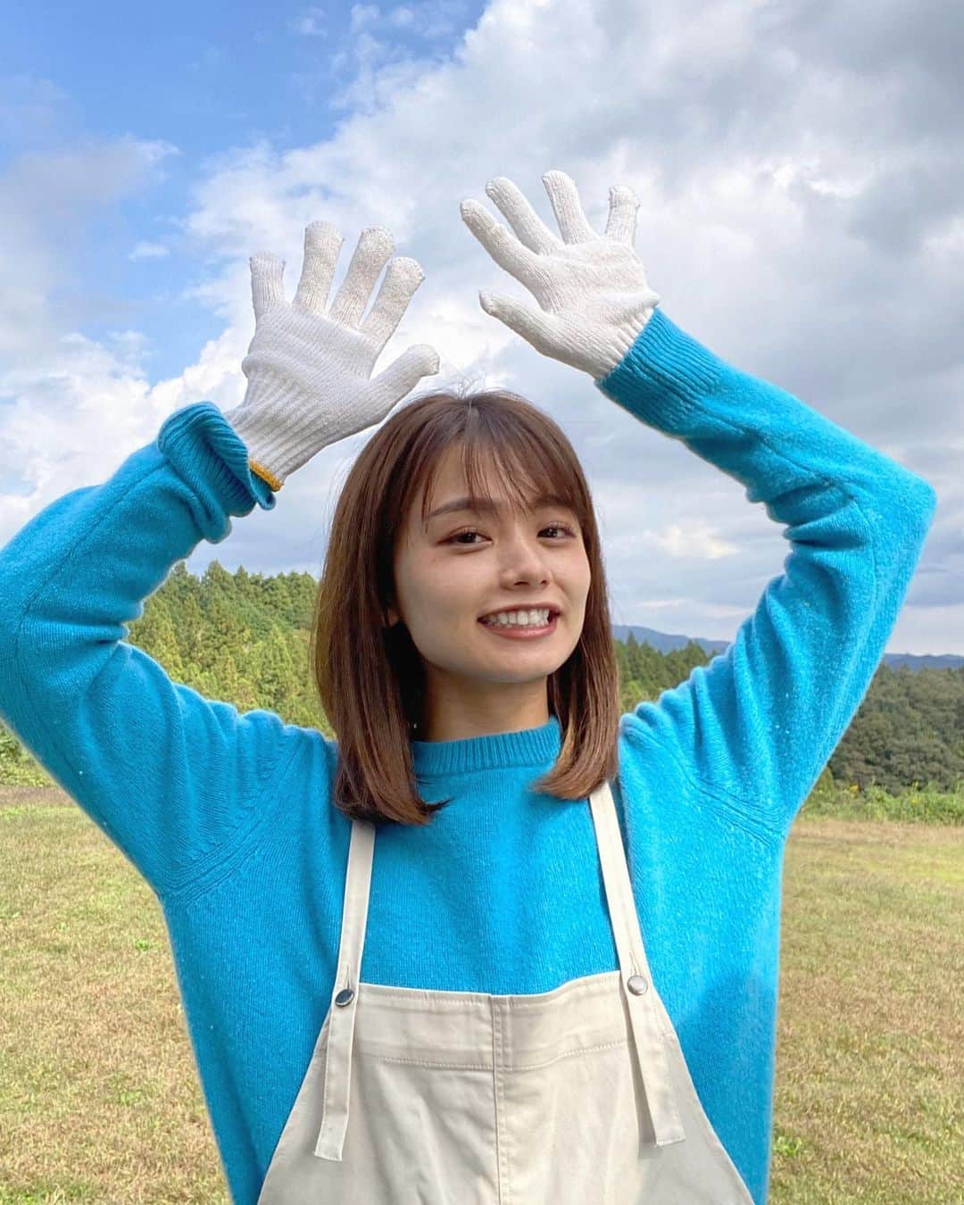 足立佳奈のインスタグラム：「ひさびさに軍手つかったんだー。☺︎」