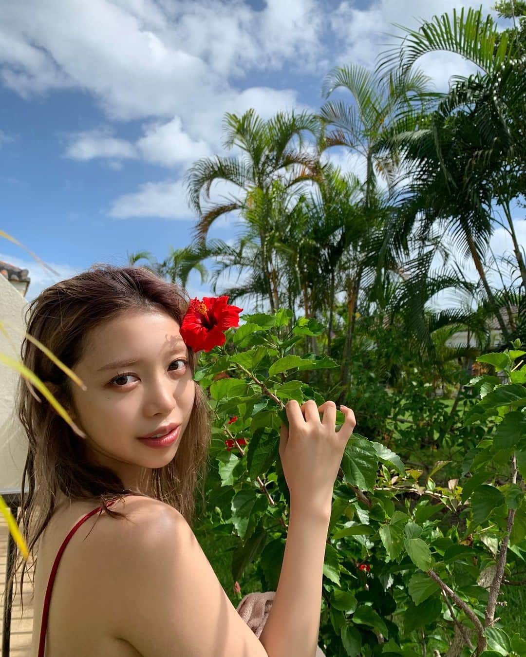 のインスタグラム：「コテージにいろんな綺麗なお花が いっぱい咲いてました🌼♥️  やだもう1回いきたい😭♡」