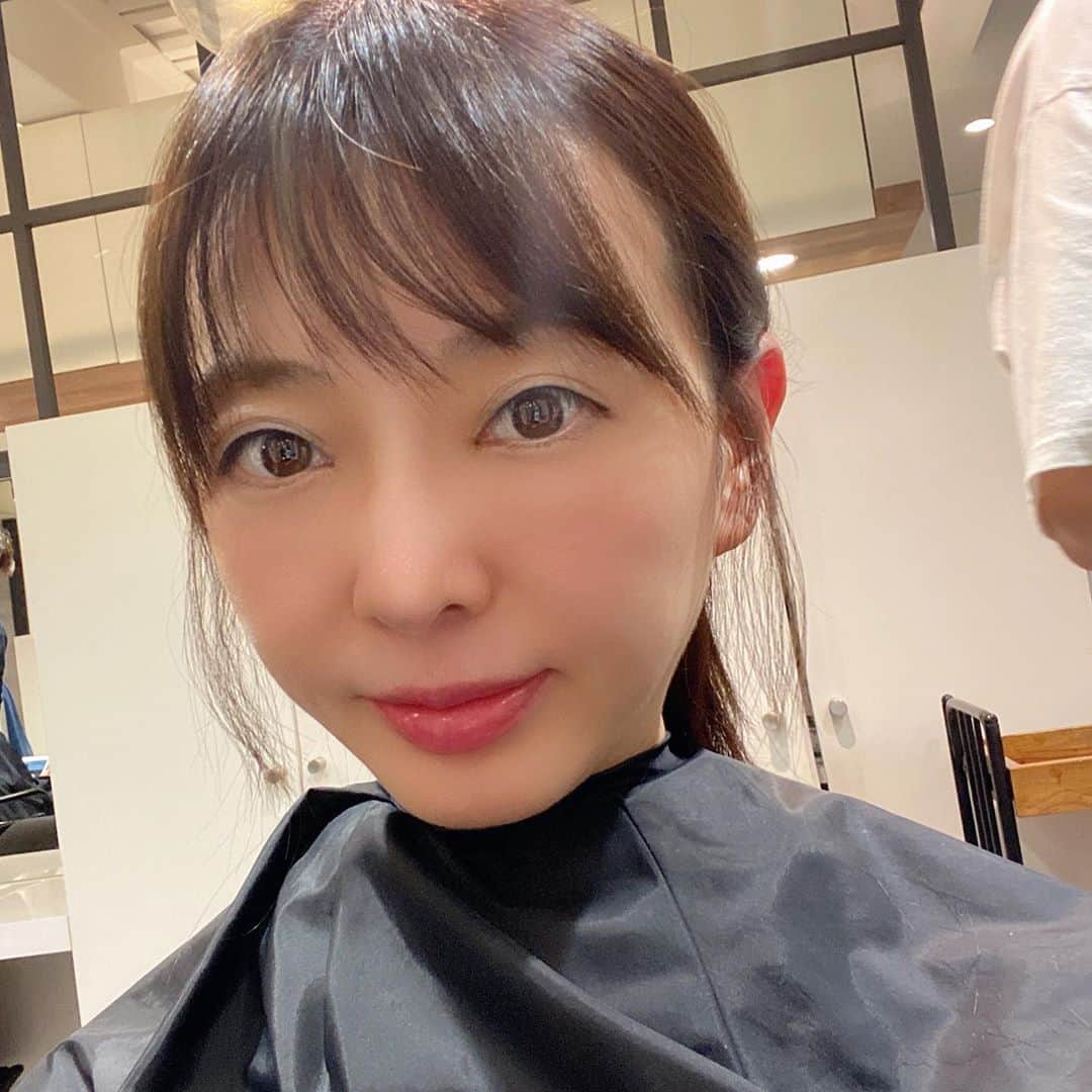 のインスタグラム：「もみあげを作るのがポイントだそうで⭐️😂 新しい感覚😄  #SHIMA のヘアワックスがおすすめ👌👌👌  #haircut  #hairstyles」