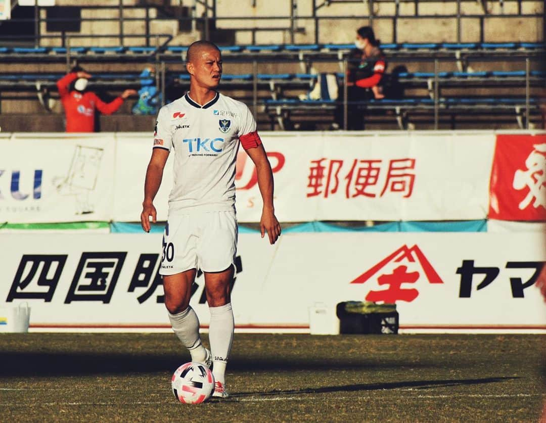 栃木SCさんのインスタグラム写真 - (栃木SCInstagram)「. 【GAME PHOTO】 . ▽AWAY GAME  10/25 vs 愛媛FC . ▽SCORE 愛媛 0-1 栃木 . ▽SCORER 53分 森俊貴(栃木) . ▽STARTING LINEUP GK 50 #オビパウエルオビンナ DF 23 #柳育崇 DF 30 #田代雅也 DF 15 #溝渕雄志 MF 33 #黒﨑隼人 MF 5 #岩間雄大 MF 14 #西谷優希 MF 18 #森俊貴 FW 17 #山本廉 FW 8 #明本考浩 FW 16 #榊翔太 ． ▽SUBMEMBER GK 1 #川田修平 DF 35 #池庭諒耶 DF 6 #瀬川和樹 MF 13 #禹相皓 FW 19 #大島康樹 FW 29 #矢野貴章 FW 9 #エスクデロ競飛王 . . 次節は11/1にホームでヴァンフォーレ甲府戦です！ 引き続き共に戦いましょう！ KEEP MOVING FORWARD . #栃木SC #全員戦力 #jleague #Jリーグ #サッカー .」10月27日 20時59分 - tochigisc_official