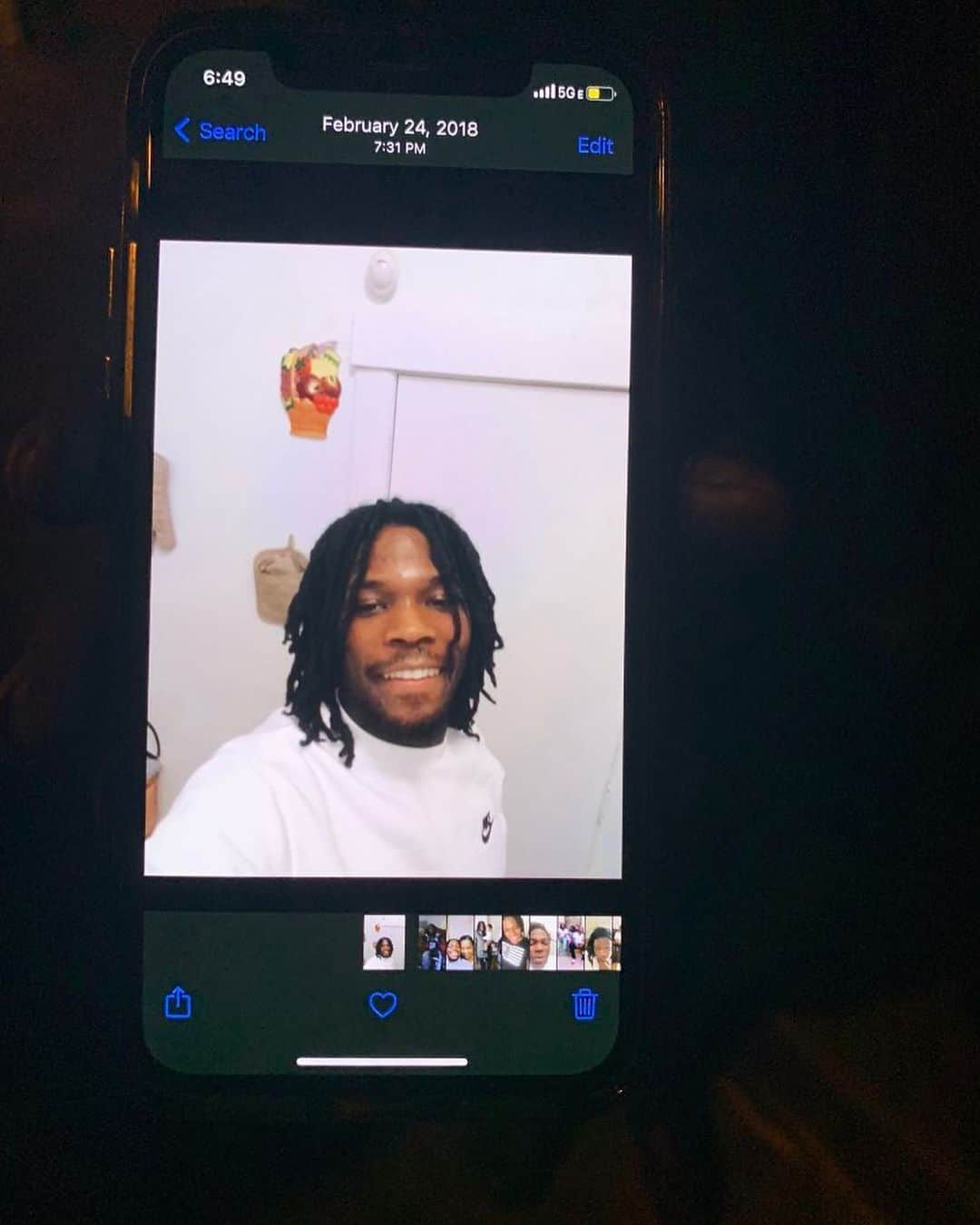 コモンさんのインスタグラム写真 - (コモンInstagram)「Walter Wallace Jr., 27, a twin, father, and son, was shot 10 times by police in front of his mom who was trying to deescalate the whole situation in Philadelphia. Walter was having a mental health crisis and instead of showing compassion and care, the police were violent and reckless. These officers must be held accountable and this unjust system must be radically transformed. #BlackLivesMatter」10月27日 20時52分 - common