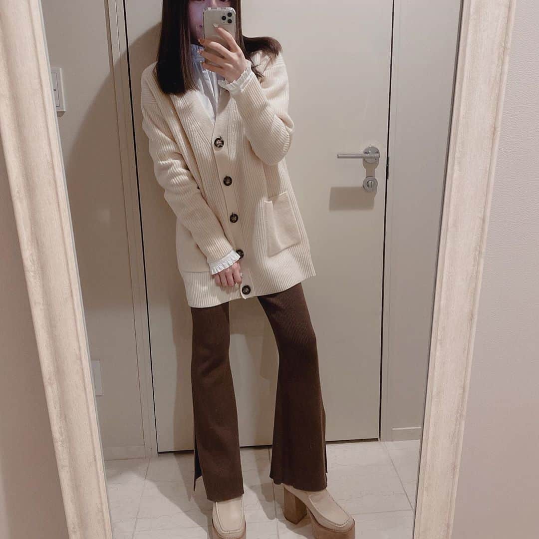 のインスタグラム：「本日の。腕のとこかわいい💕﻿ ﻿ #さぁやコーデ」