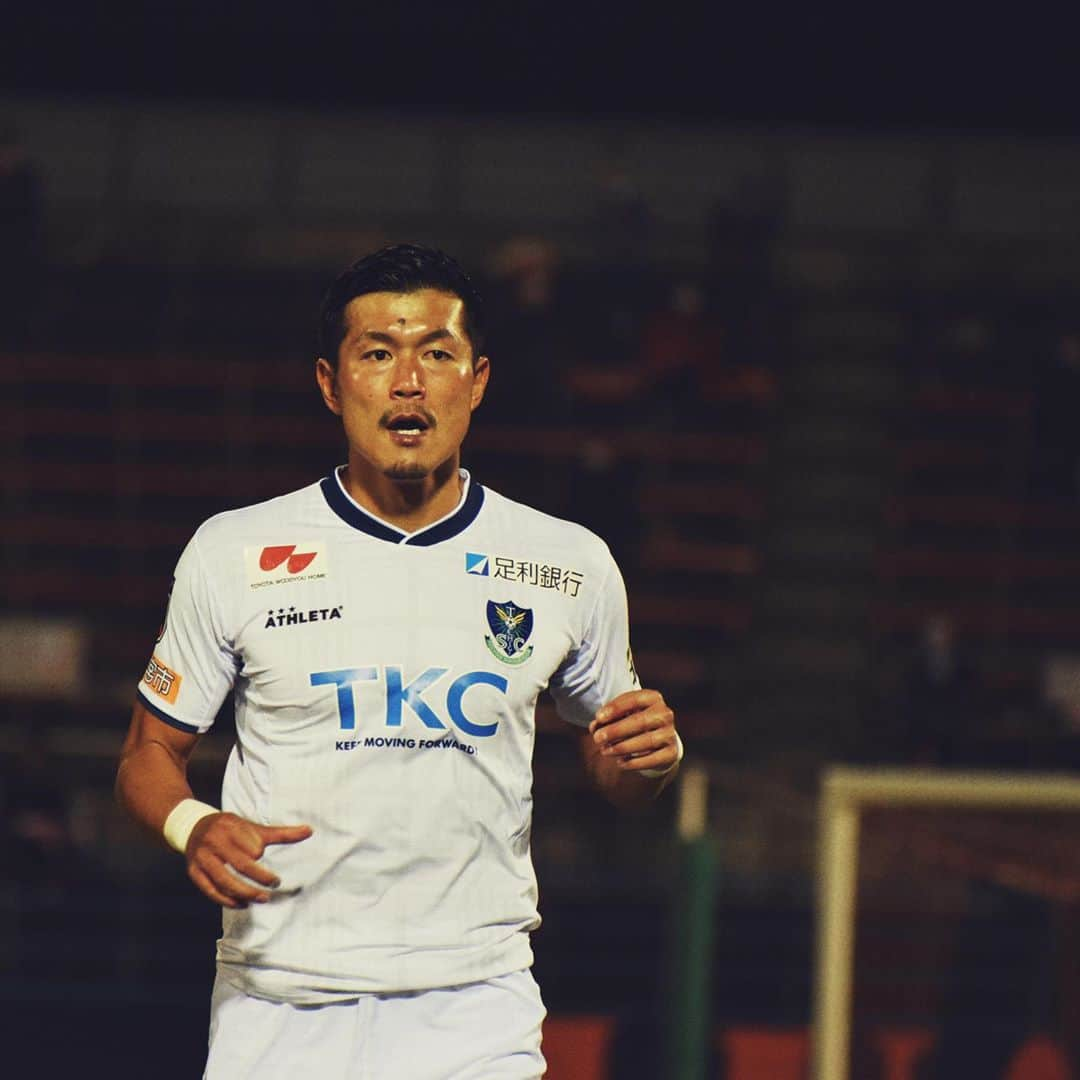 栃木SCさんのインスタグラム写真 - (栃木SCInstagram)「. 【GAME PHOTO】 . ▽AWAY GAME  10/25 vs 愛媛FC . ▽SCORE 愛媛 0-1 栃木 . ▽SCORER 53分 森俊貴(栃木) . ▽STARTING LINEUP GK 50 #オビパウエルオビンナ DF 23 #柳育崇 DF 30 #田代雅也 DF 15 #溝渕雄志 MF 33 #黒﨑隼人 MF 5 #岩間雄大 MF 14 #西谷優希 MF 18 #森俊貴 FW 17 #山本廉 FW 8 #明本考浩 FW 16 #榊翔太 ． ▽SUBMEMBER GK 1 #川田修平 DF 35 #池庭諒耶 DF 6 #瀬川和樹 MF 13 #禹相皓 FW 19 #大島康樹 FW 29 #矢野貴章 FW 9 #エスクデロ競飛王 . . 次節は11/1にホームでヴァンフォーレ甲府戦です！ 引き続き共に戦いましょう！ KEEP MOVING FORWARD . #栃木SC #全員戦力 #jleague #Jリーグ #サッカー .」10月27日 21時07分 - tochigisc_official