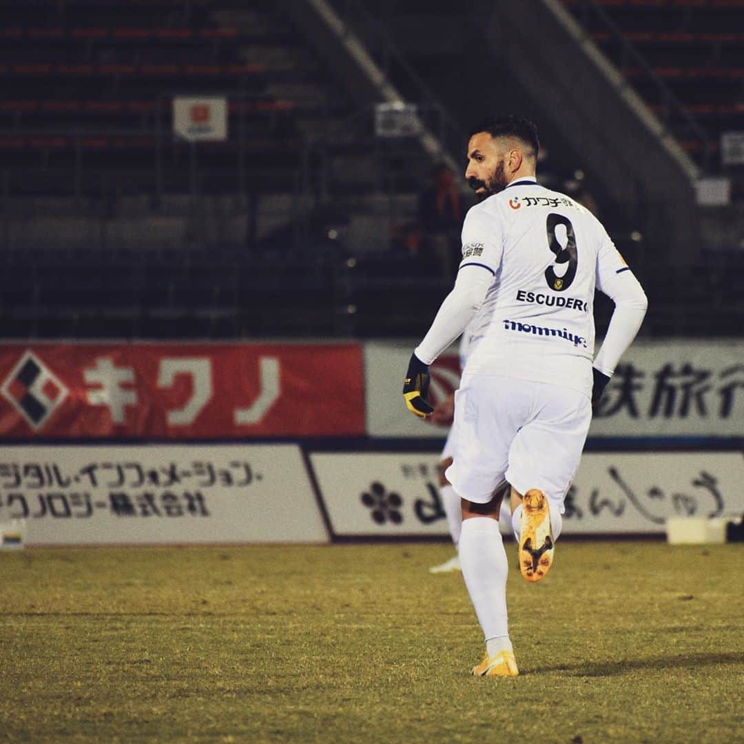 栃木SCさんのインスタグラム写真 - (栃木SCInstagram)「. 【GAME PHOTO】 . ▽AWAY GAME  10/25 vs 愛媛FC . ▽SCORE 愛媛 0-1 栃木 . ▽SCORER 53分 森俊貴(栃木) . ▽STARTING LINEUP GK 50 #オビパウエルオビンナ DF 23 #柳育崇 DF 30 #田代雅也 DF 15 #溝渕雄志 MF 33 #黒﨑隼人 MF 5 #岩間雄大 MF 14 #西谷優希 MF 18 #森俊貴 FW 17 #山本廉 FW 8 #明本考浩 FW 16 #榊翔太 ． ▽SUBMEMBER GK 1 #川田修平 DF 35 #池庭諒耶 DF 6 #瀬川和樹 MF 13 #禹相皓 FW 19 #大島康樹 FW 29 #矢野貴章 FW 9 #エスクデロ競飛王 . . 次節は11/1にホームでヴァンフォーレ甲府戦です！ 引き続き共に戦いましょう！ KEEP MOVING FORWARD . #栃木SC #全員戦力 #jleague #Jリーグ #サッカー .」10月27日 21時07分 - tochigisc_official