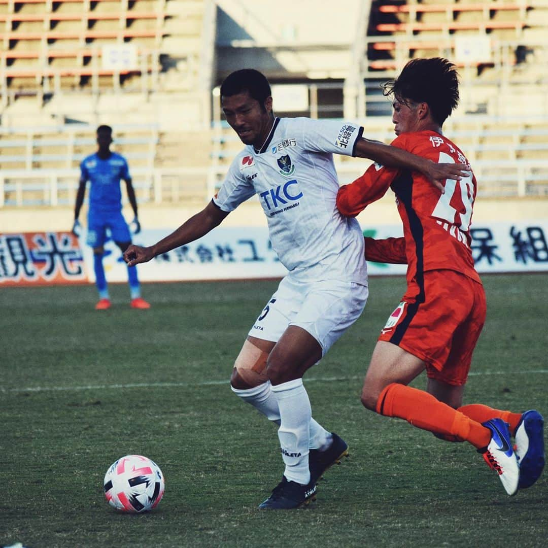 栃木SCさんのインスタグラム写真 - (栃木SCInstagram)「. 【GAME PHOTO】 . ▽AWAY GAME  10/25 vs 愛媛FC . ▽SCORE 愛媛 0-1 栃木 . ▽SCORER 53分 森俊貴(栃木) . ▽STARTING LINEUP GK 50 #オビパウエルオビンナ DF 23 #柳育崇 DF 30 #田代雅也 DF 15 #溝渕雄志 MF 33 #黒﨑隼人 MF 5 #岩間雄大 MF 14 #西谷優希 MF 18 #森俊貴 FW 17 #山本廉 FW 8 #明本考浩 FW 16 #榊翔太 ． ▽SUBMEMBER GK 1 #川田修平 DF 35 #池庭諒耶 DF 6 #瀬川和樹 MF 13 #禹相皓 FW 19 #大島康樹 FW 29 #矢野貴章 FW 9 #エスクデロ競飛王 . . 次節は11/1にホームでヴァンフォーレ甲府戦です！ 引き続き共に戦いましょう！ KEEP MOVING FORWARD . #栃木SC #全員戦力 #jleague #Jリーグ #サッカー .」10月27日 21時07分 - tochigisc_official